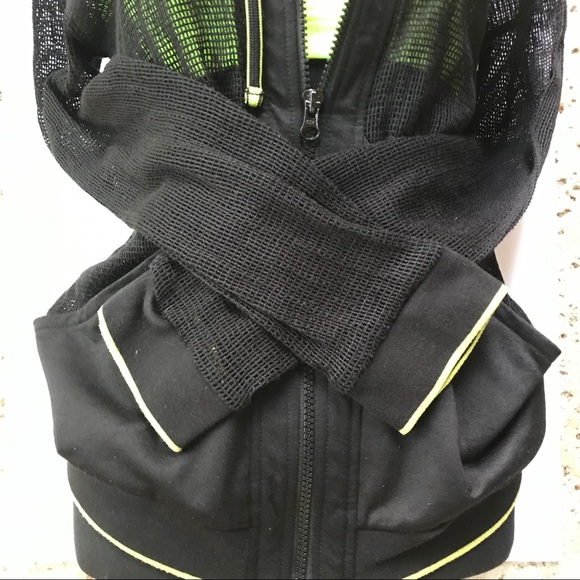 F21 Active Sports Mesh Jacket - Picture 5 of 11